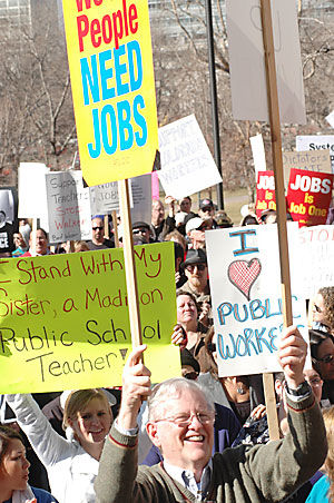 Capitol rally draws union supporters, opponents