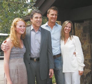Perry campaigns with friends in Colorado