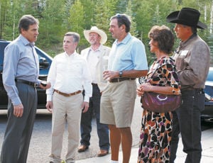Perry campaigns with friends in Colorado