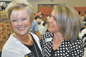 Looper edges Stephens in HD 19