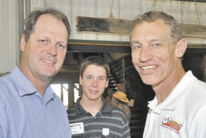 Trailblazing elephants on the hunt