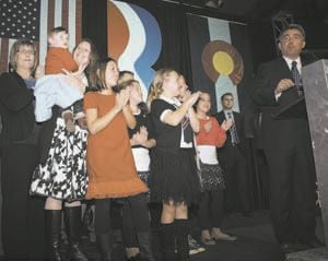 Congressional incumbents easily win reelection