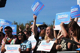 Big Sanders crowd points to Dem divide