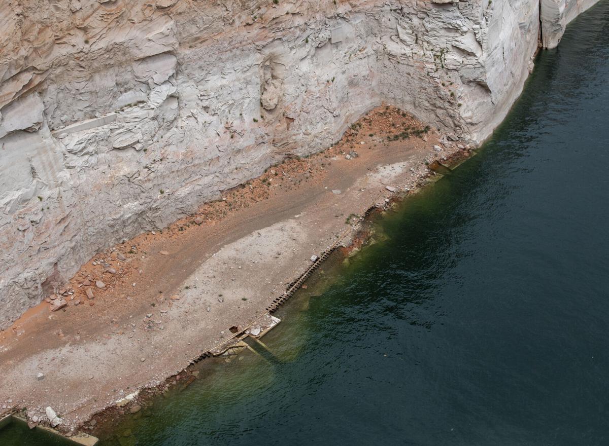 Lake Powell - Tracks.JPG