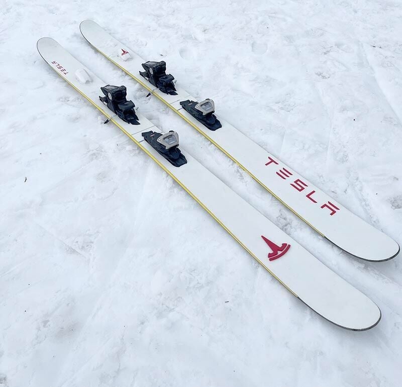 J tesla skis on snow