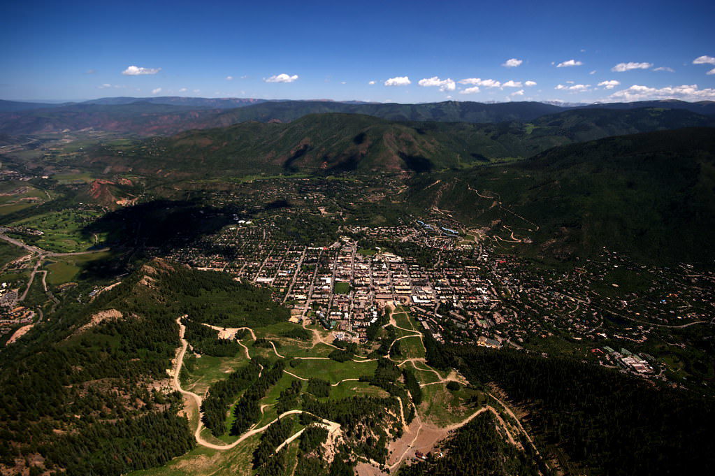 Pitkin County commissioners urge stricter enforcement of pandemic rules; Sheriff, Aspen police say no