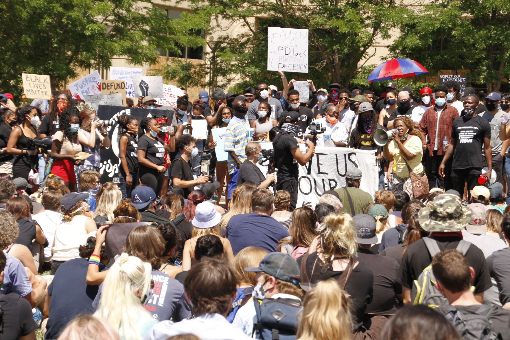 Community leaders file complaint against Aurora police who silenced violin vigil