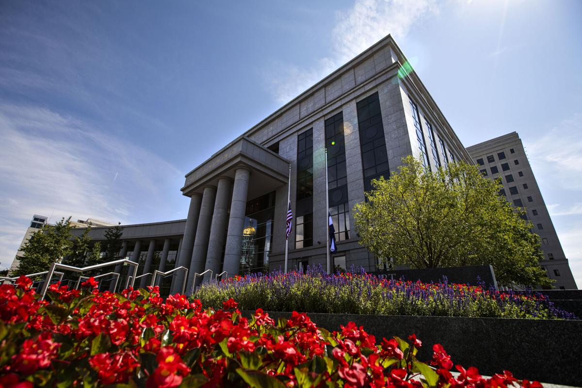 09xx22-dg-news-RalphLCarrColoradoJudicialCenterMug01.JPG
