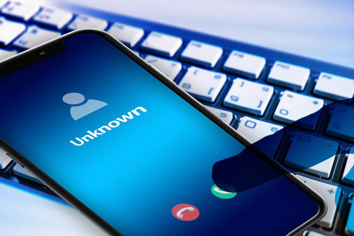 phone scam unknown caller cell phone (copy)