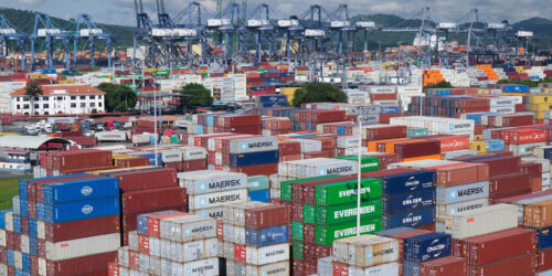 Americans' confidence in the U.S. economy falls sharply in January to lowest