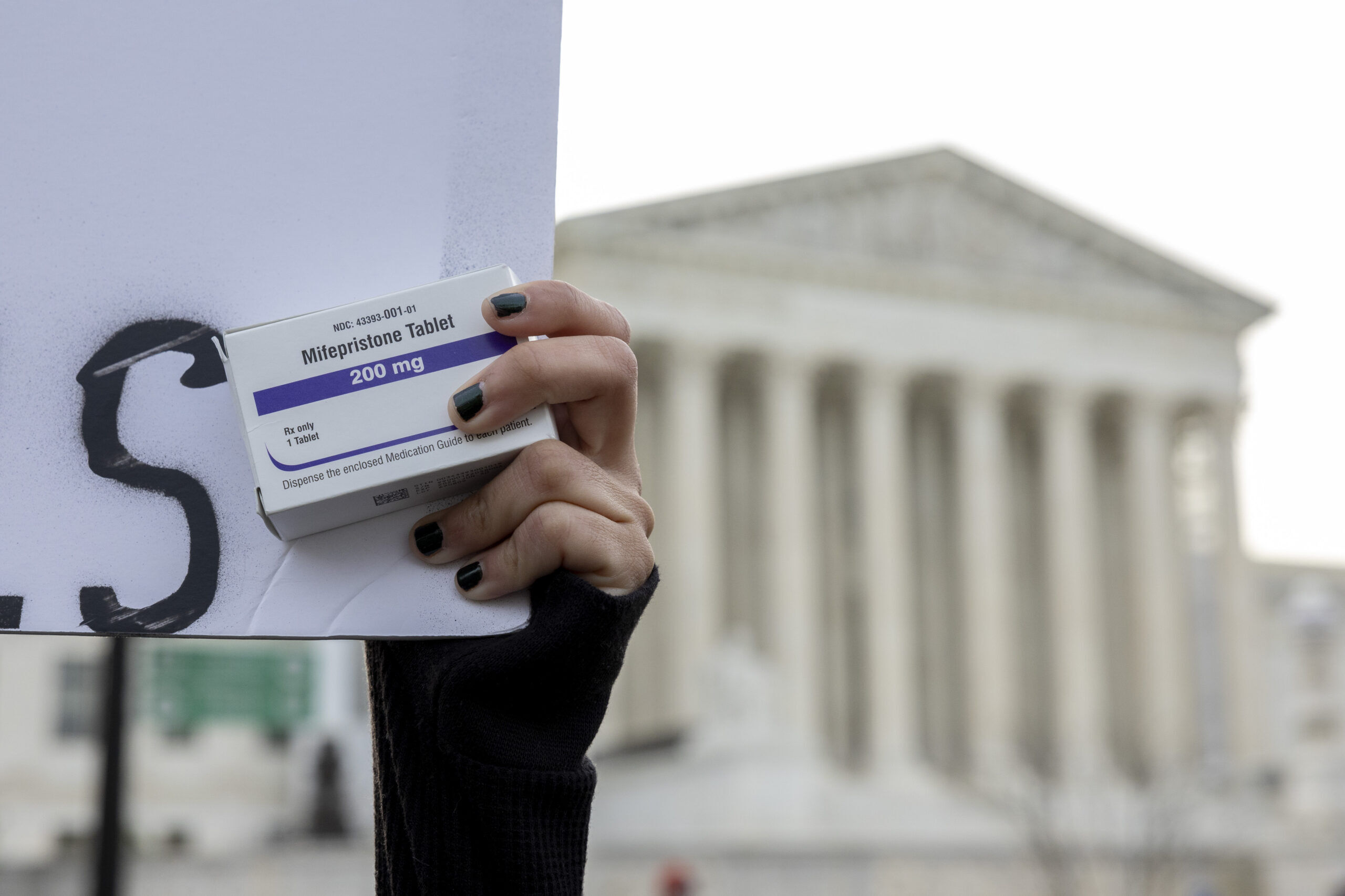 Democrats want Colorado colleges to provide medication abortion